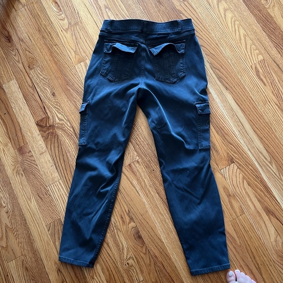 Spanx Stretch Twill Ankle Cargo Pants Washed Black Size Small - Picture 4 of 5